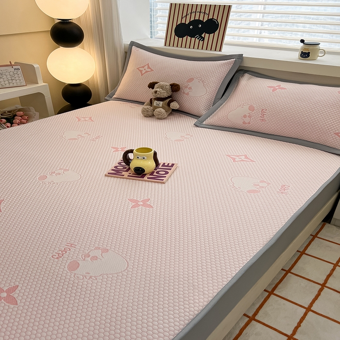 91家纺网 家纺一手货源 找家纺 857家居 2025新款卡皮巴拉凉豆豆凉席套件-床笠款 卡皮巴拉-粉色