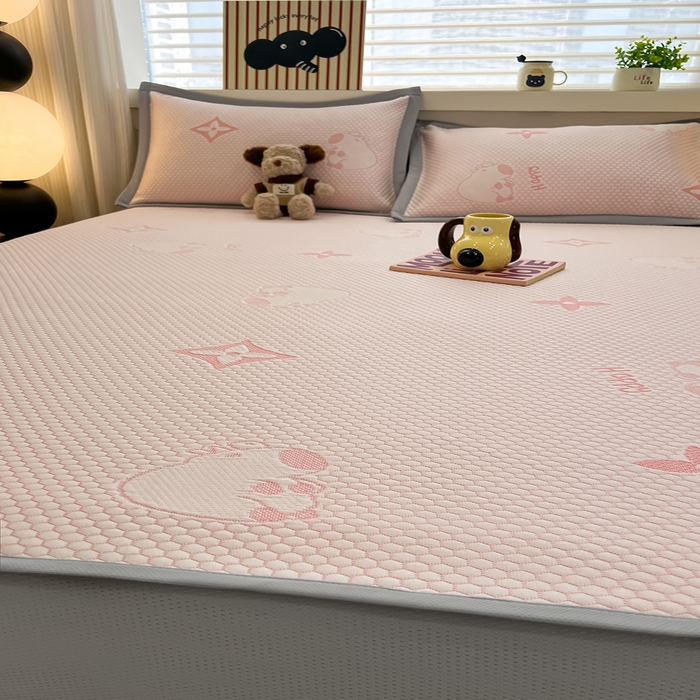 91家纺网 家纺一手货源 找家纺 857家居 2025新款卡皮巴拉凉豆豆凉席套件-床笠款 卡皮巴拉-粉色