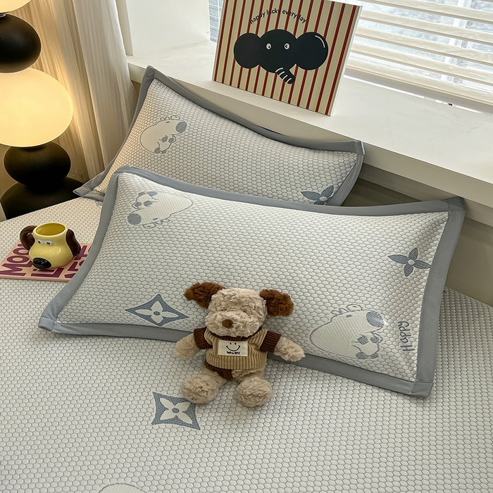 91家纺网 家纺一手货源 找家纺 857家居 2025新款卡皮巴拉凉豆豆凉席套件-床笠款 卡皮巴拉-蓝色