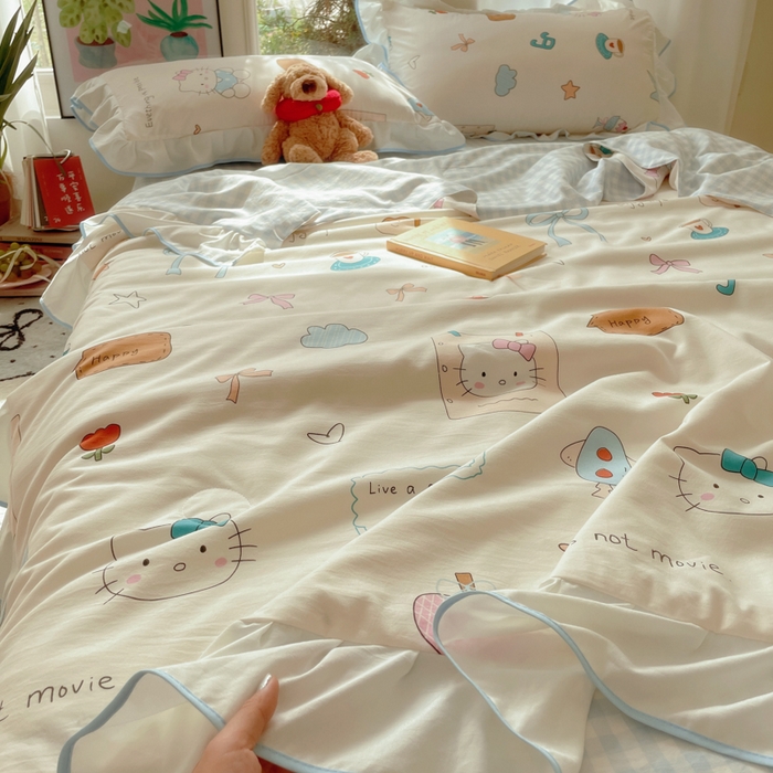 91家纺网 家纺一手货源 找家纺 桃心家居 2025新款A类云柔水洗棉花边韩版少女可爱仙仙大豆单夏被夏凉被空调被四件套 水洗棉花边-夏被猫咪日记