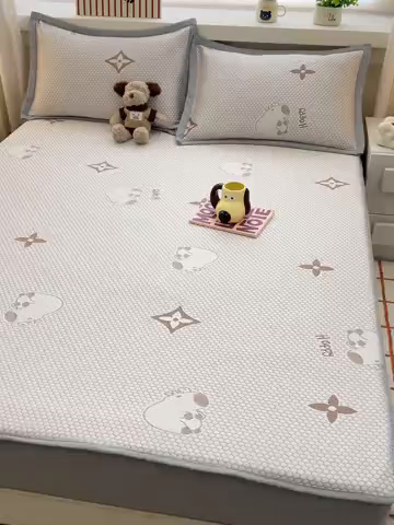 91家纺网 家纺一手货源 找家纺 857家居 2025新款卡皮巴拉凉豆豆凉席套件-床笠款 卡皮巴拉-咖色