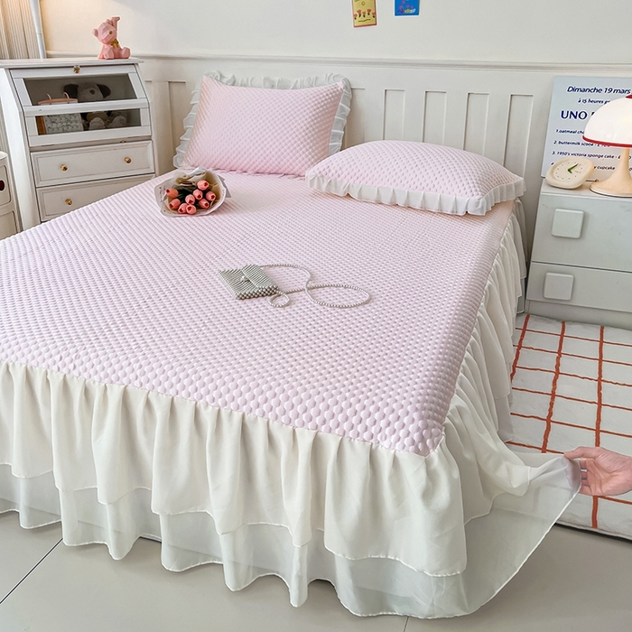 91家纺网 家纺一手货源 找家纺 857家居 2025新款冰雪凉豆豆床裙凉席三件套 冰雪豆豆席粉