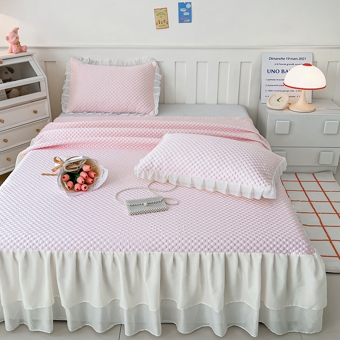 91家纺网 家纺一手货源 找家纺 857家居 2025新款冰雪凉豆豆床裙凉席三件套 冰雪豆豆席粉