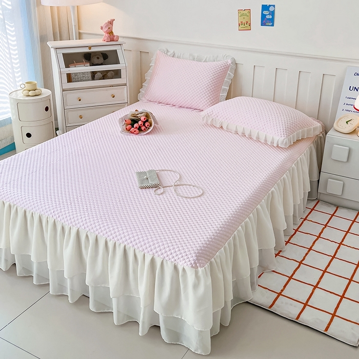 91家纺网 家纺一手货源 找家纺 857家居 2025新款冰雪凉豆豆床裙凉席三件套 冰雪豆豆席粉