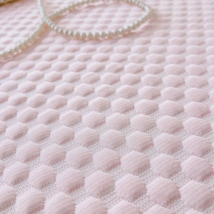 91家纺网 家纺一手货源 找家纺 857家居 2025新款冰雪凉豆豆床裙凉席三件套 冰雪豆豆席粉