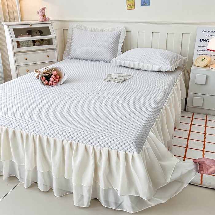 91家纺网 家纺一手货源 找家纺 857家居 2025新款冰雪凉豆豆床裙凉席三件套 冰雪豆豆席灰