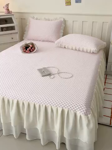 91家纺网 家纺一手货源 找家纺 857家居 2025新款冰雪凉豆豆床裙凉席三件套 冰雪豆豆席粉