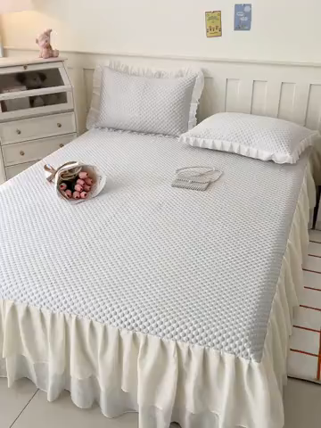 91家纺网 家纺一手货源 找家纺 857家居 2025新款冰雪凉豆豆床裙凉席三件套 冰雪豆豆席灰