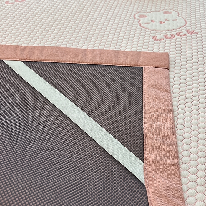 91家纺网 家纺一手货源 找家纺 857家居 2025新款提花冰豆豆凉席三件套 豆豆席粉熊 