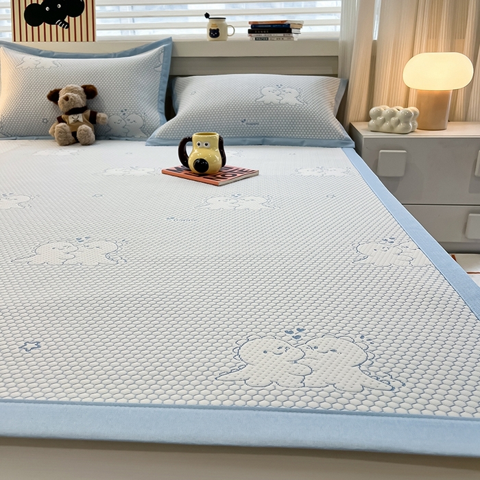 91家纺网 家纺一手货源 找家纺 857家居 2025新款提花冰豆豆凉席三件套 豆豆席蓝恐龙