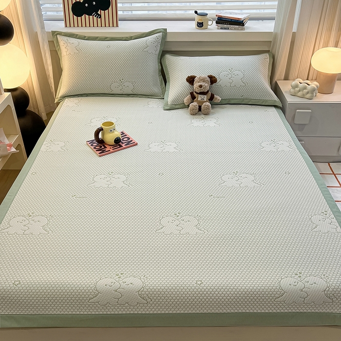 91家纺网 家纺一手货源 找家纺 857家居 2025新款提花冰豆豆凉席三件套 豆豆席绿恐龙