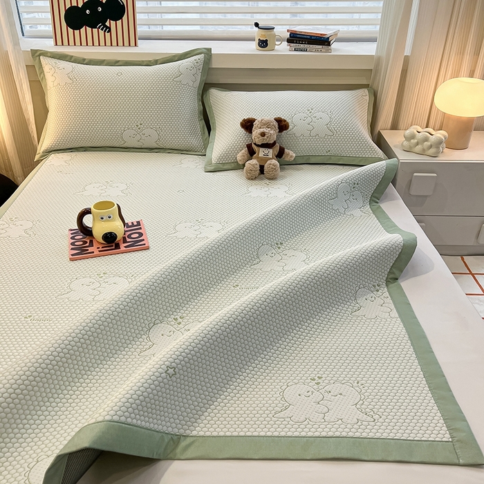 91家纺网 家纺一手货源 找家纺 857家居 2025新款提花冰豆豆凉席三件套 豆豆席绿恐龙