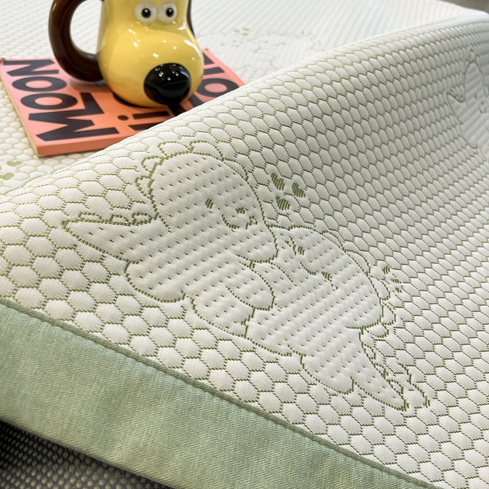 91家纺网 家纺一手货源 找家纺 857家居 2025新款提花冰豆豆凉席三件套 豆豆席绿恐龙