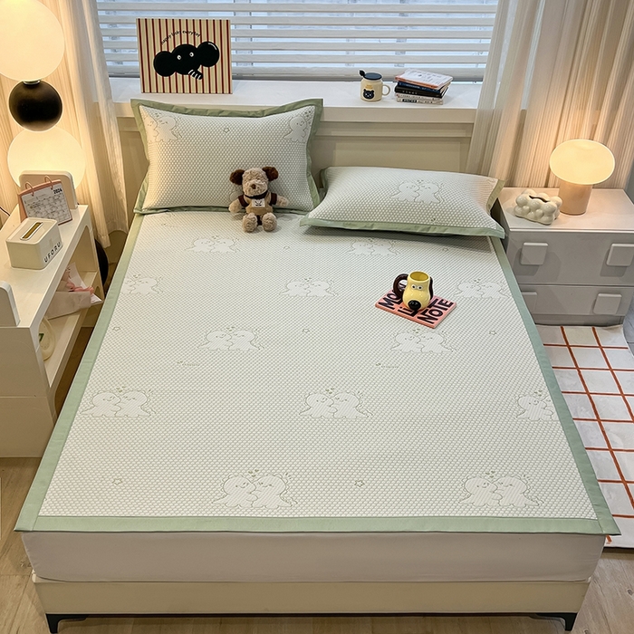 91家纺网 家纺一手货源 找家纺 857家居 2025新款提花冰豆豆凉席三件套 豆豆席绿恐龙