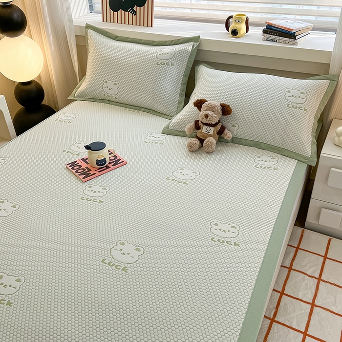 91家纺网 家纺一手货源 找家纺 857家居 2025新款提花冰豆豆凉席三件套 豆豆席绿熊