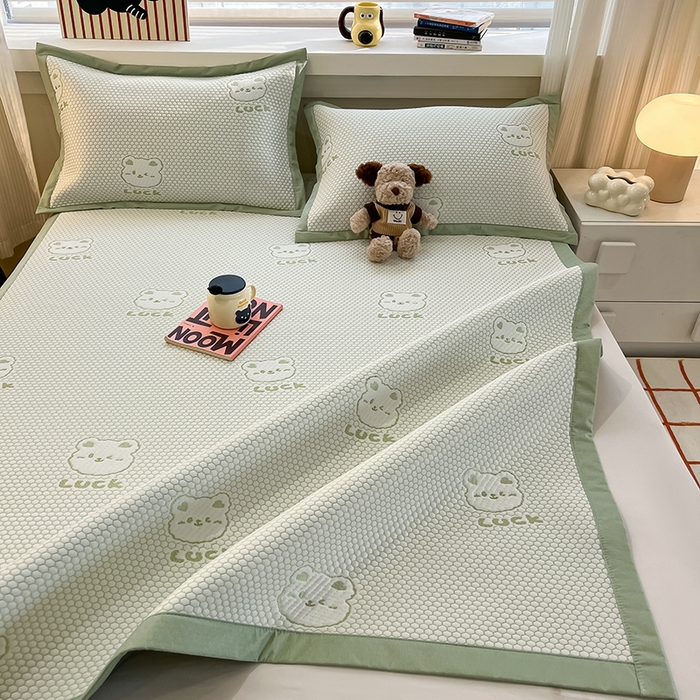 91家纺网 家纺一手货源 找家纺 857家居 2025新款提花冰豆豆凉席三件套 豆豆席绿熊