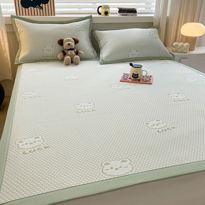 91家纺网 家纺一手货源 找家纺 857家居 2025新款提花冰豆豆凉席三件套 豆豆席绿熊