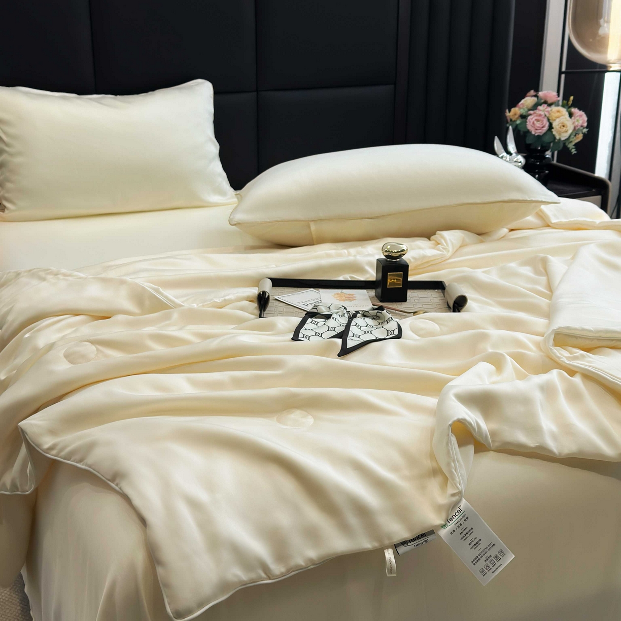 91家纺网 家纺一手货源 找家纺 2025新款100%兰精天丝60支夏被单品夏被四件套 奶白