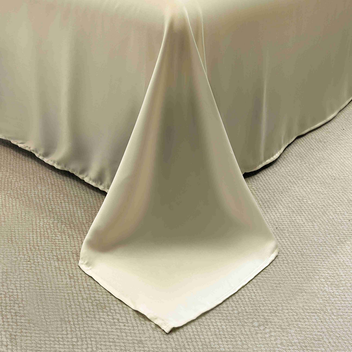 91家纺网 家纺一手货源 找家纺 2025新款100%兰精天丝60支夏被单品夏被四件套 奶白