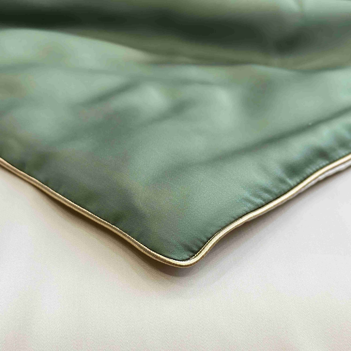 91家纺网 家纺一手货源 找家纺 2025新款100%兰精天丝60支夏被单品夏被四件套 石青绿+香槟