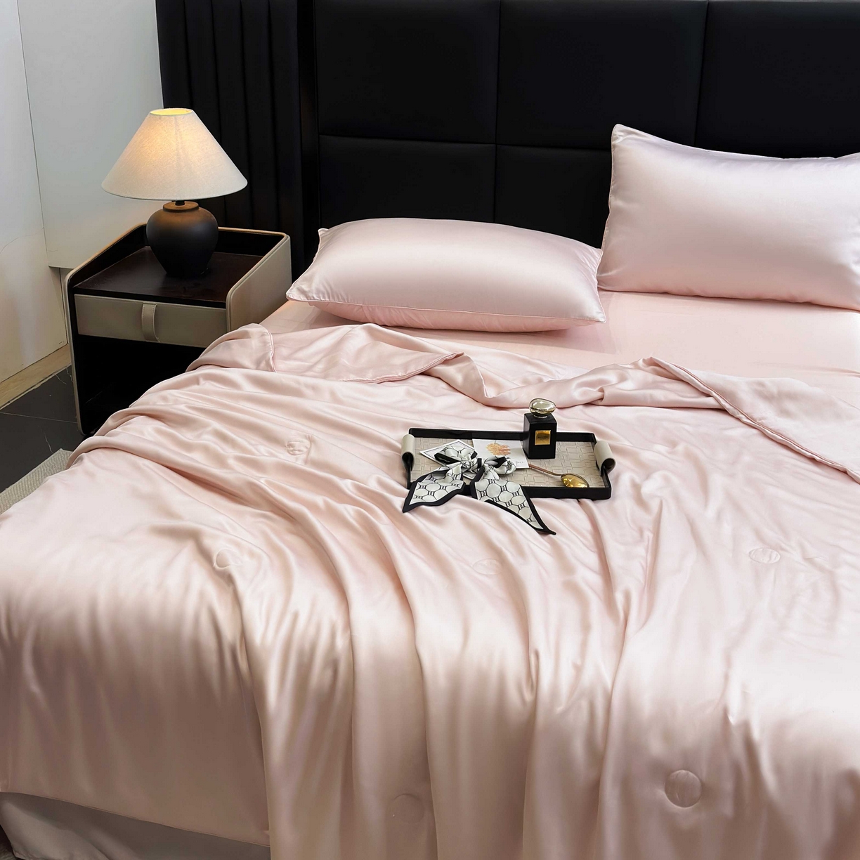 91家纺网 家纺一手货源 找家纺 2025新款100%兰精天丝60支夏被单品夏被四件套 水粉