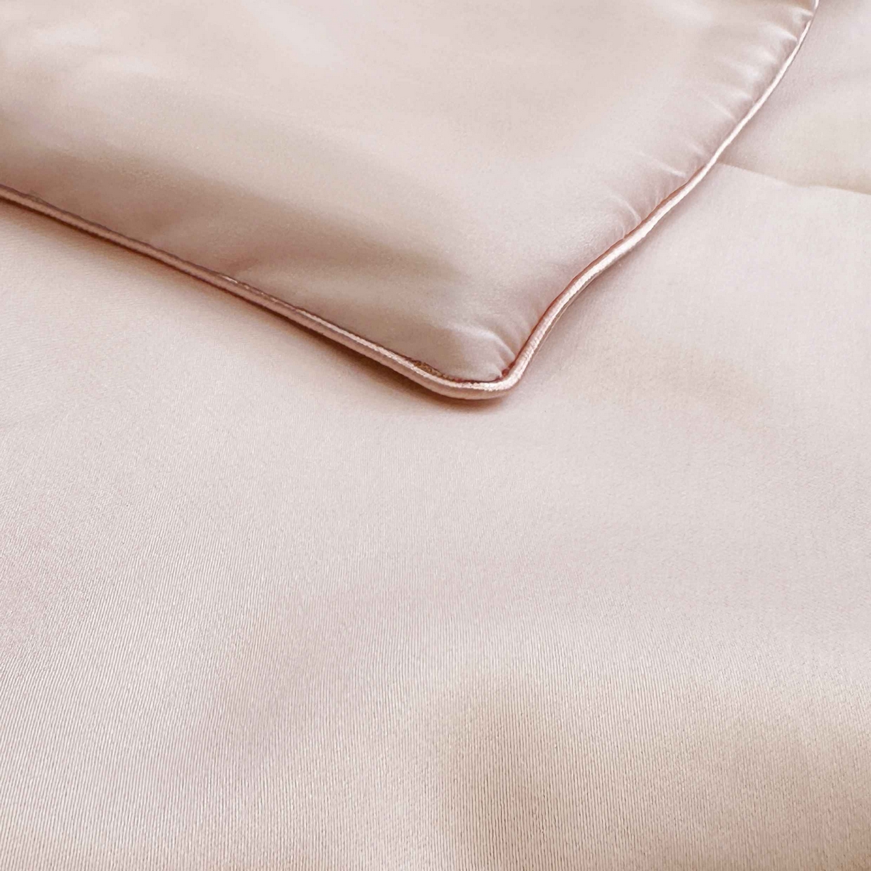 91家纺网 家纺一手货源 找家纺 2025新款100%兰精天丝60支夏被单品夏被四件套 水粉