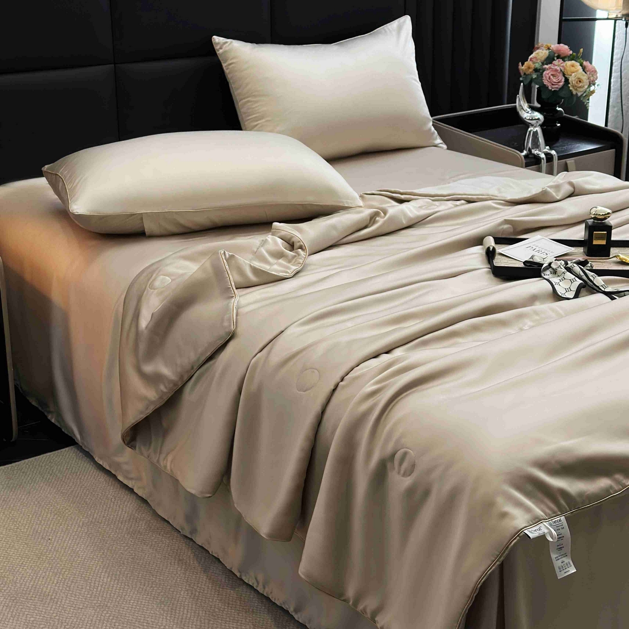 91家纺网 家纺一手货源 找家纺 2025新款100%兰精天丝60支夏被单品夏被四件套 香槟