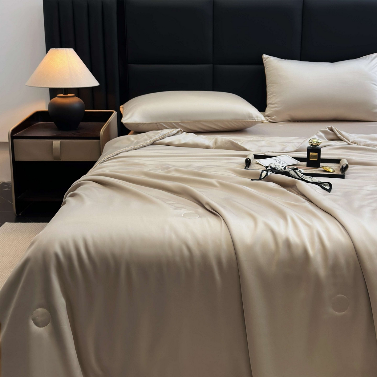 91家纺网 家纺一手货源 找家纺 2025新款100%兰精天丝60支夏被单品夏被四件套 香槟