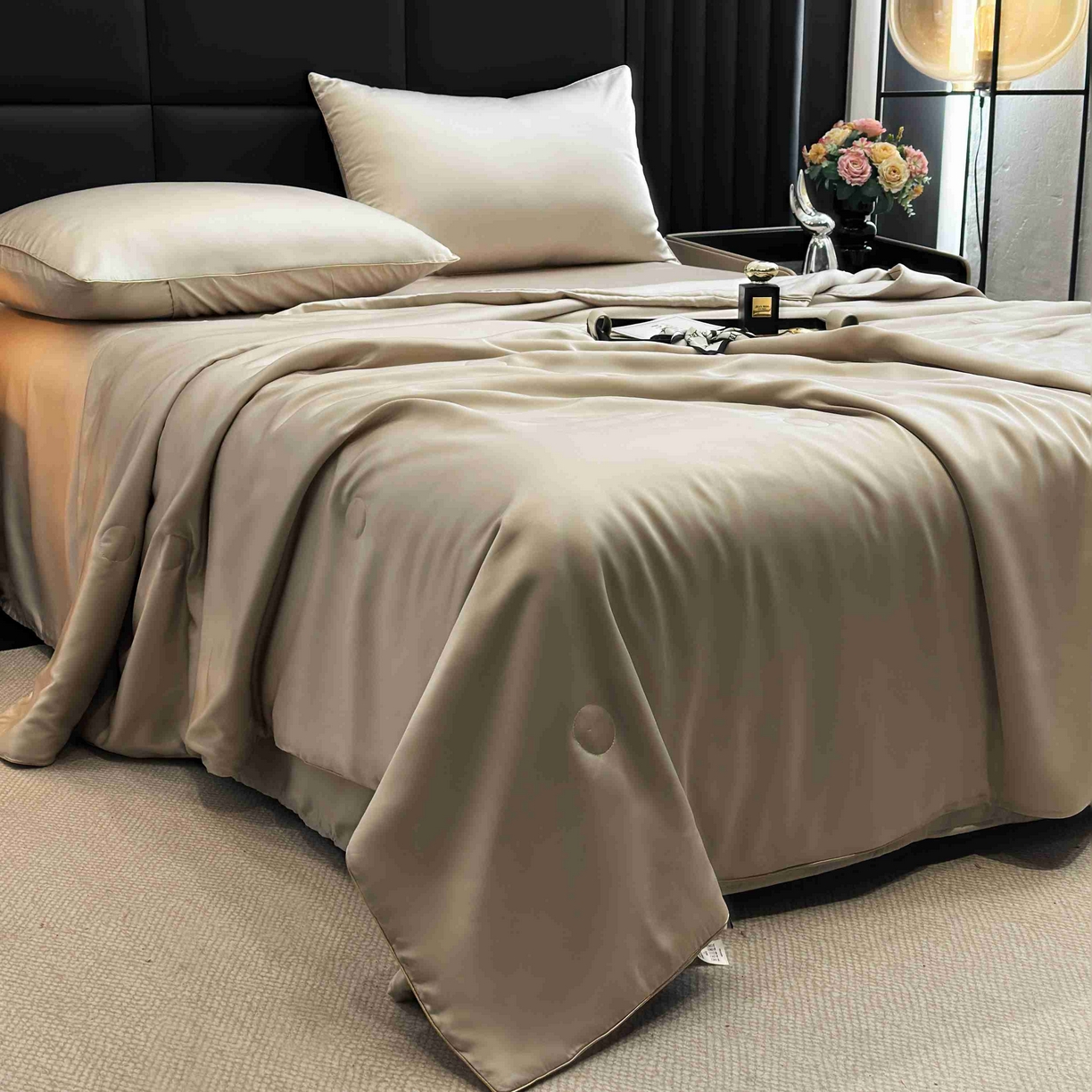 91家纺网 家纺一手货源 找家纺 2025新款100%兰精天丝60支夏被单品夏被四件套 香槟