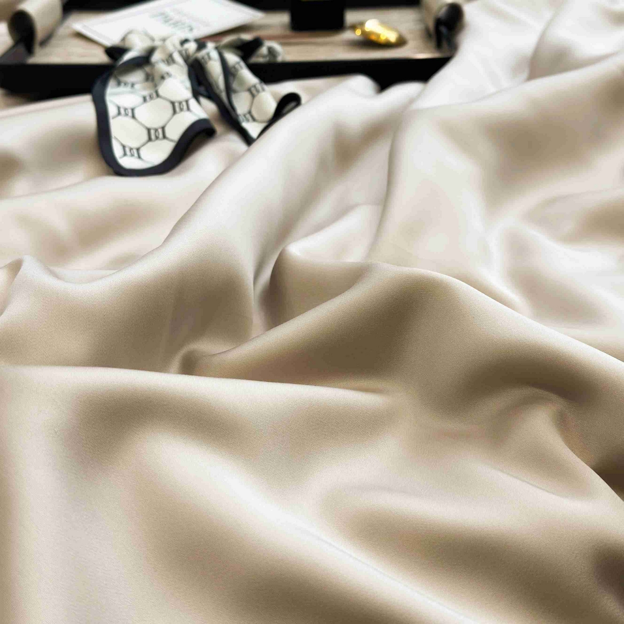 91家纺网 家纺一手货源 找家纺 2025新款100%兰精天丝60支夏被单品夏被四件套 香槟