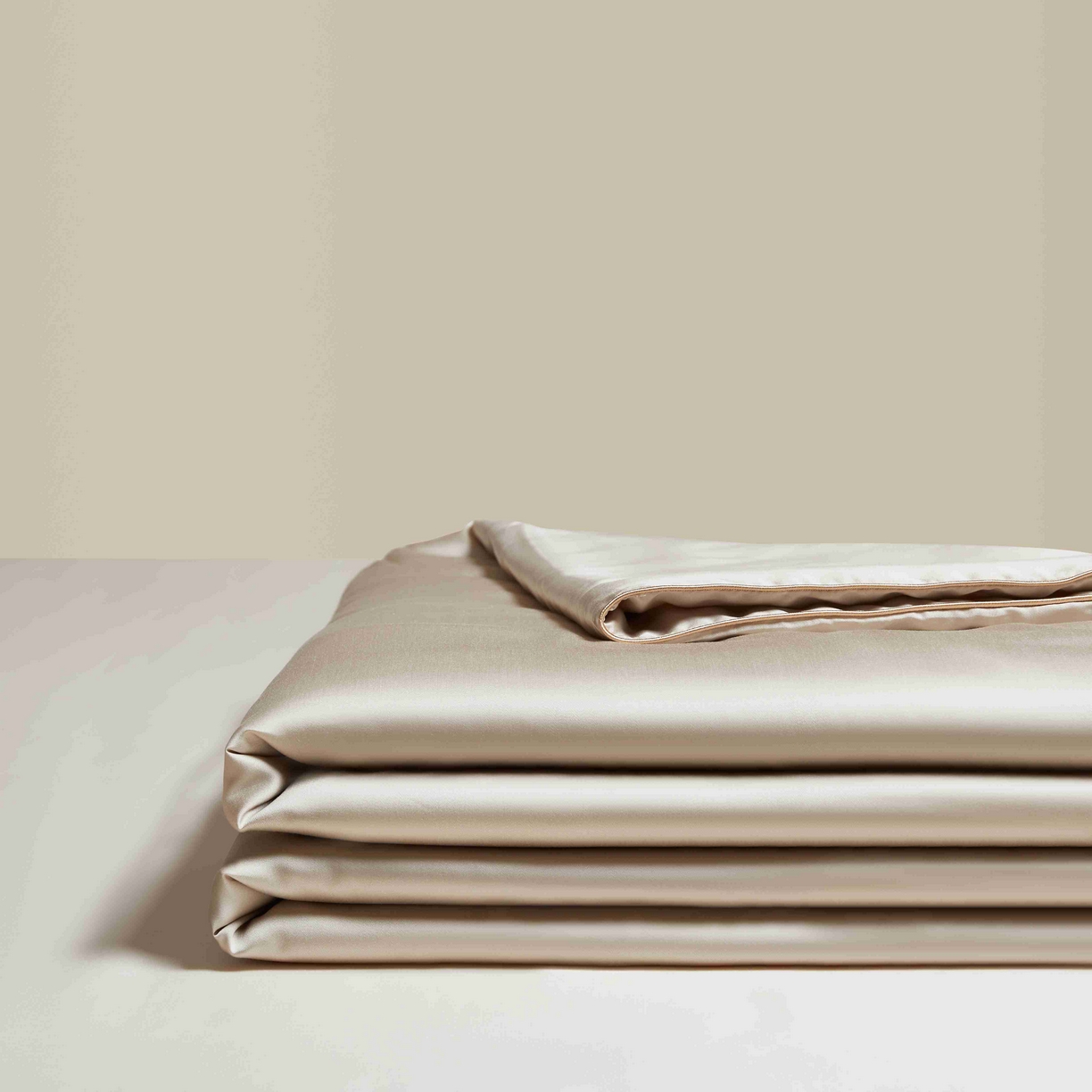 91家纺网 家纺一手货源 找家纺 2025新款100%兰精天丝60支夏被单品夏被四件套 香槟