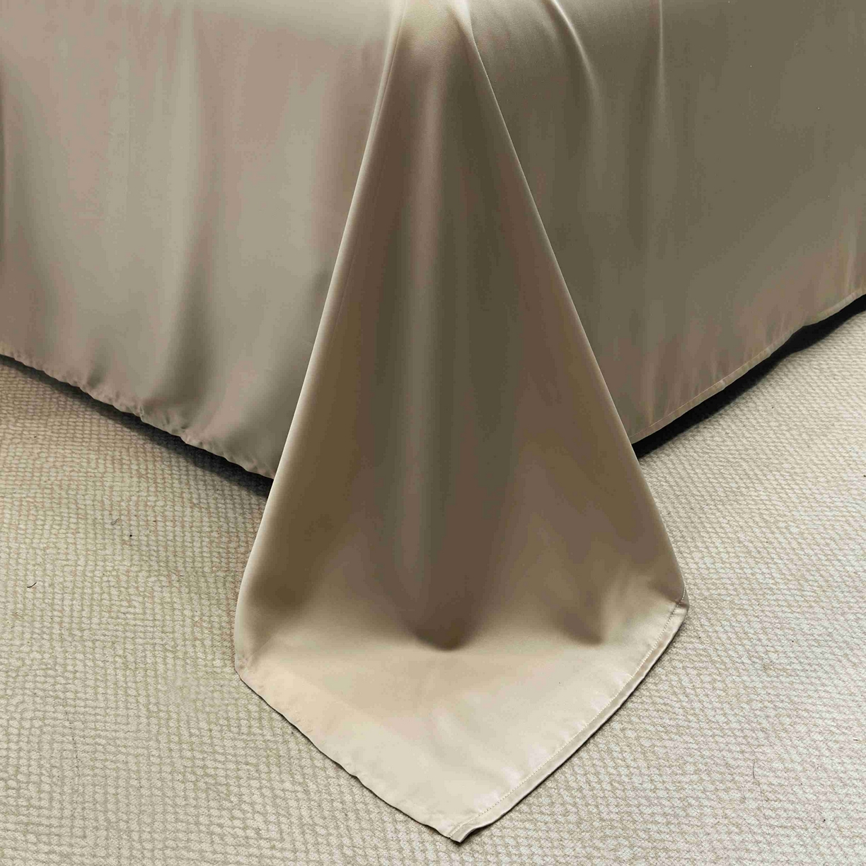 91家纺网 家纺一手货源 找家纺 2025新款100%兰精天丝60支夏被单品夏被四件套 香槟