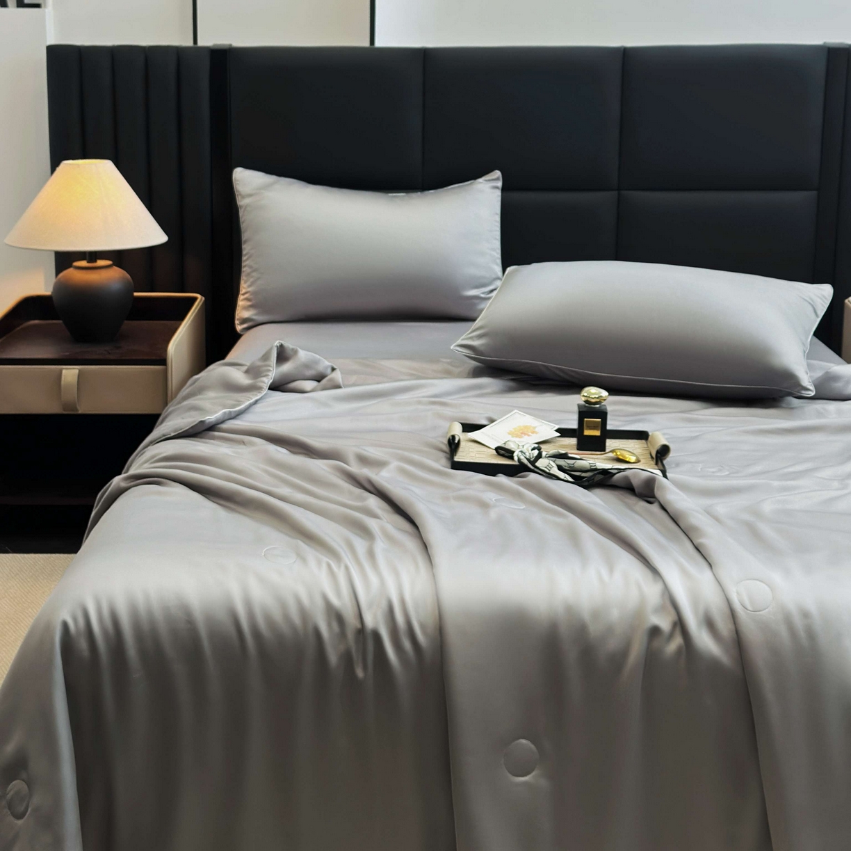 91家纺网 家纺一手货源 找家纺 2025新款100%兰精天丝60支夏被单品夏被四件套 烟灰