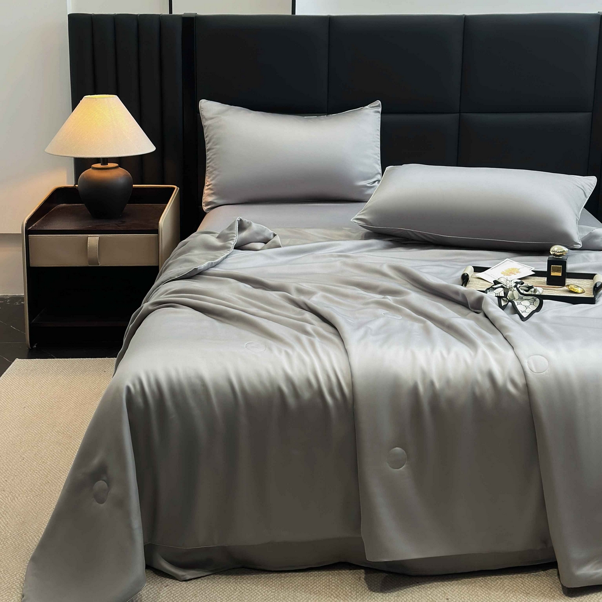 91家纺网 家纺一手货源 找家纺 2025新款100%兰精天丝60支夏被单品夏被四件套 烟灰