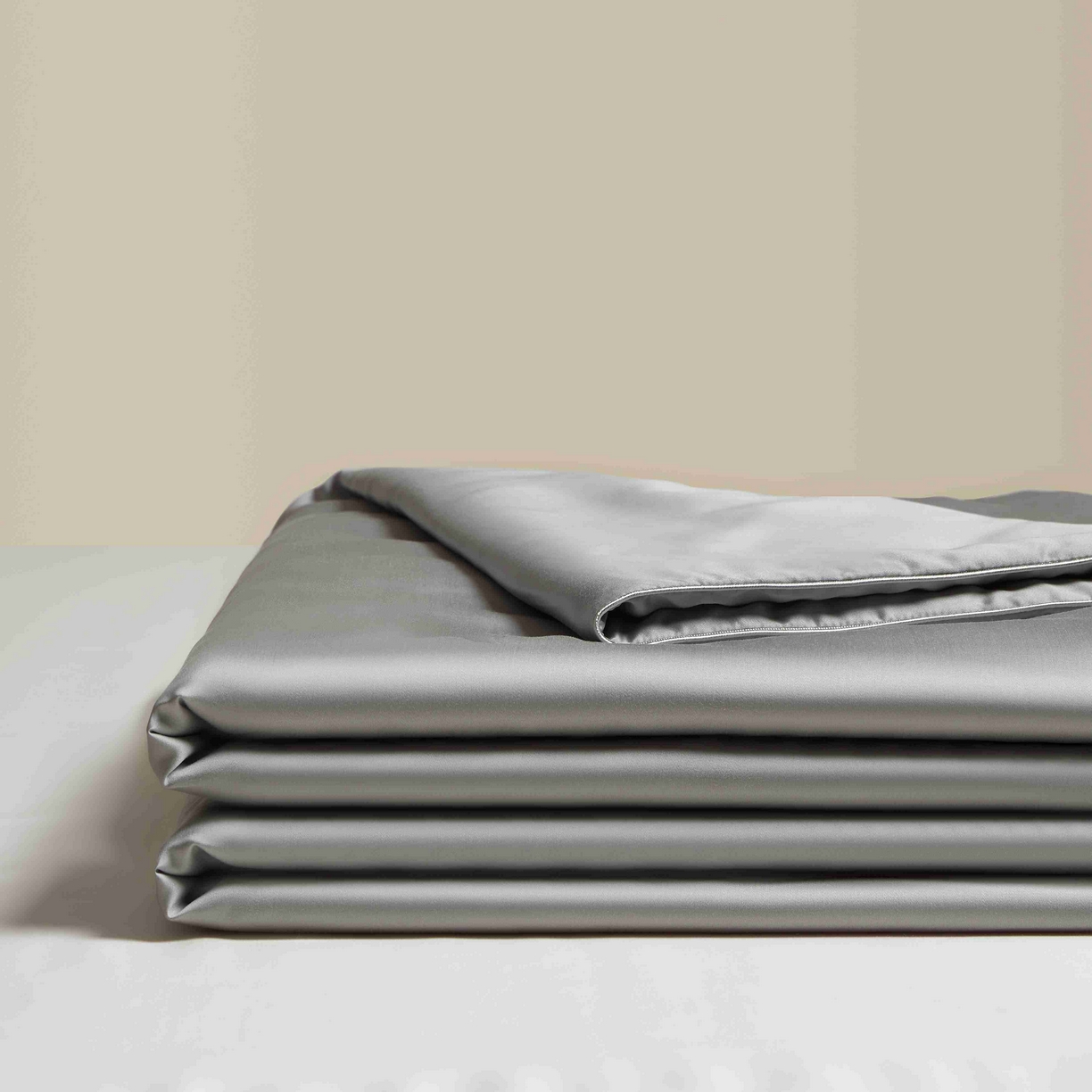 91家纺网 家纺一手货源 找家纺 2025新款100%兰精天丝60支夏被单品夏被四件套 烟灰