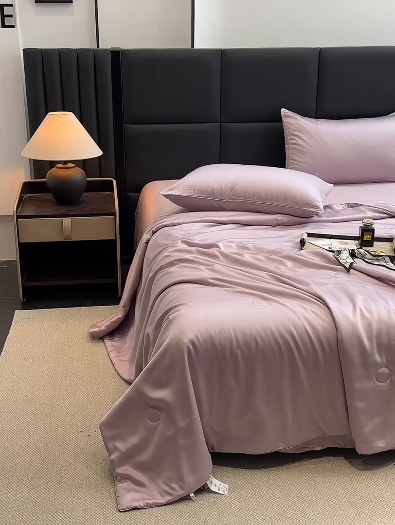 91家纺网 家纺一手货源 找家纺 2025新款100%兰精天丝60支夏被单品夏被四件套 云紫