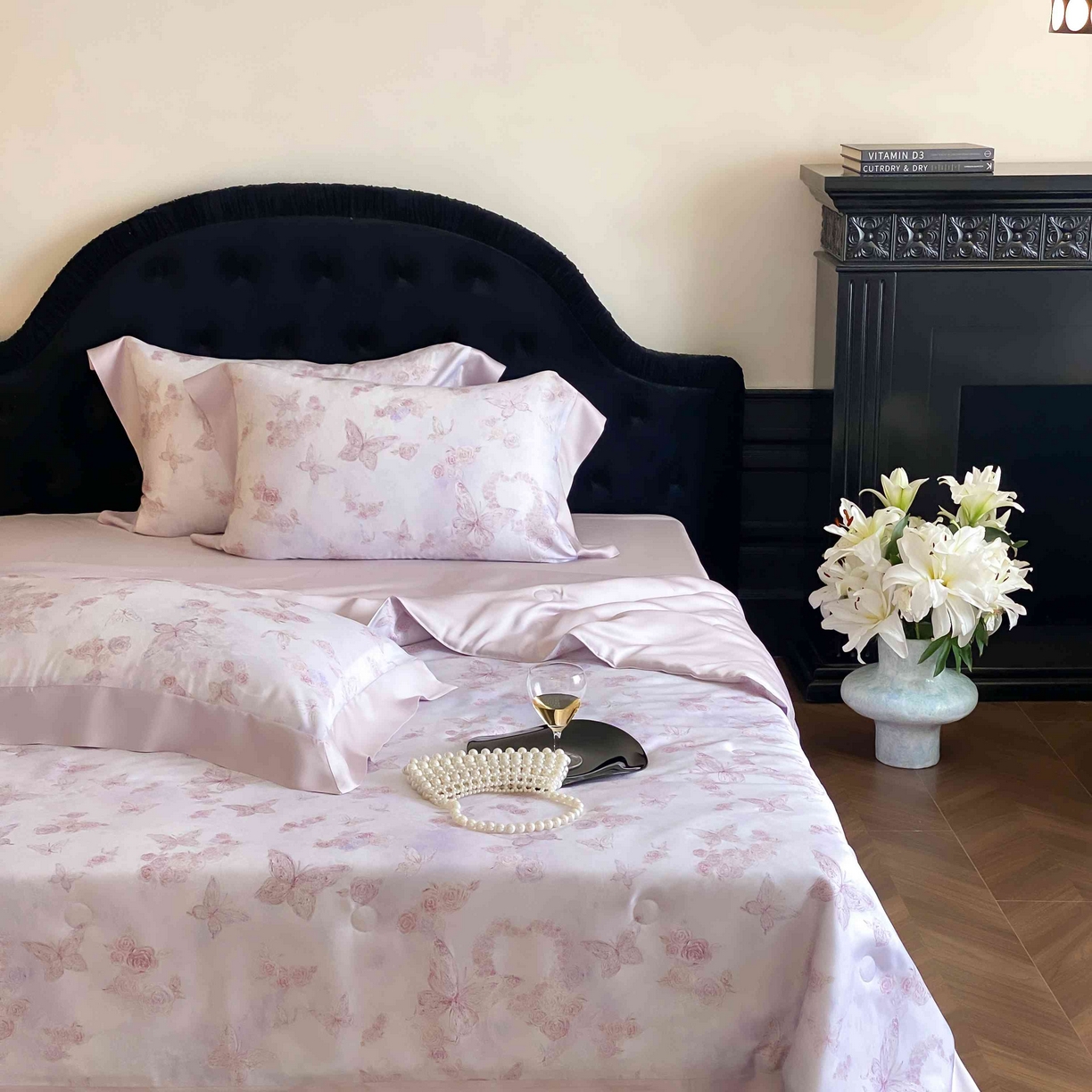 91家纺网 家纺一手货源 找家纺 太古汇家居 2025新款兰精天丝活性数码印花夏被系列 花蝶轻舞-紫色