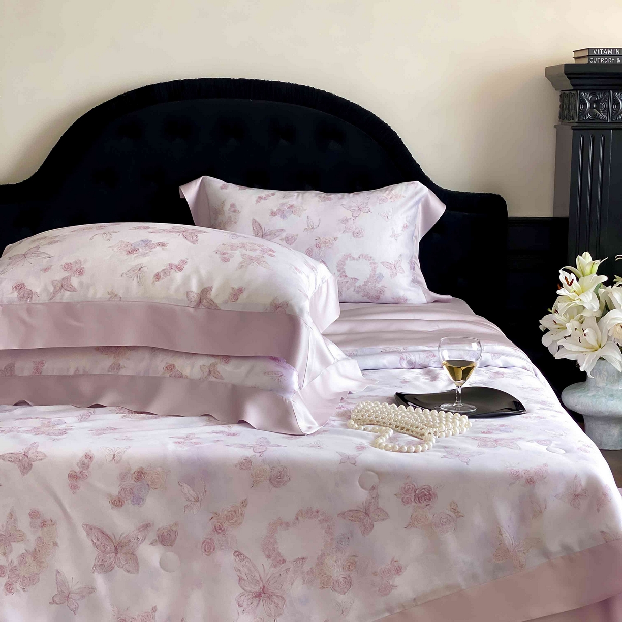 91家纺网 家纺一手货源 找家纺 太古汇家居 2025新款兰精天丝活性数码印花夏被系列 花蝶轻舞-紫色