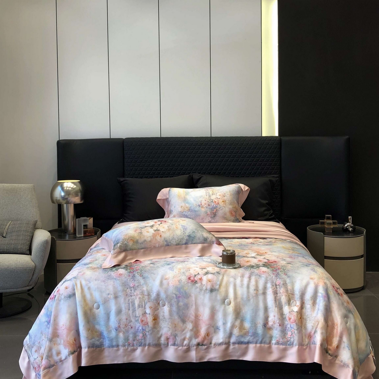 91家纺网 家纺一手货源 找家纺 太古汇家居 2025新款兰精天丝活性数码印花夏被系列 花开半夏-蜜可粉