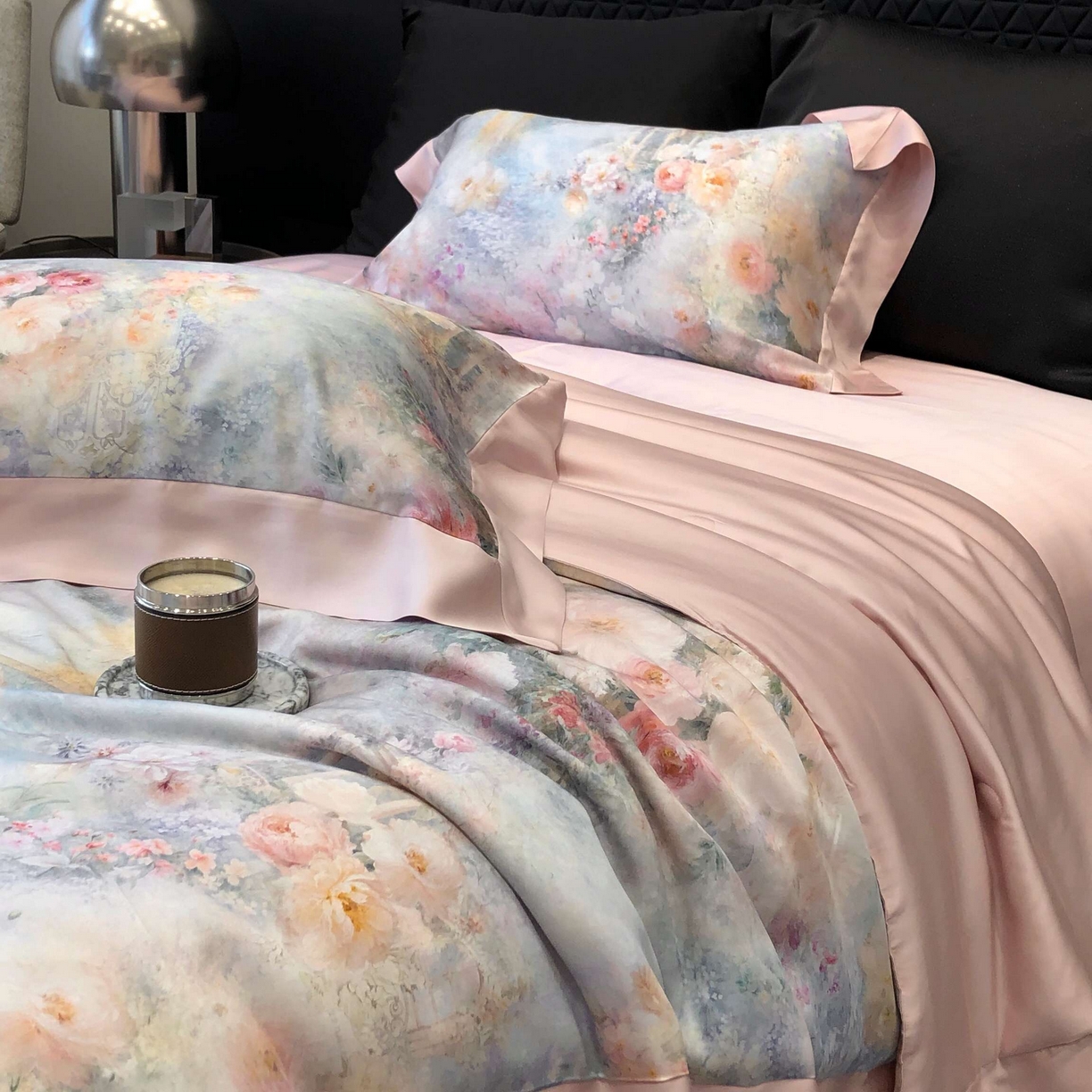 91家纺网 家纺一手货源 找家纺 太古汇家居 2025新款兰精天丝活性数码印花夏被系列 花开半夏-蜜可粉