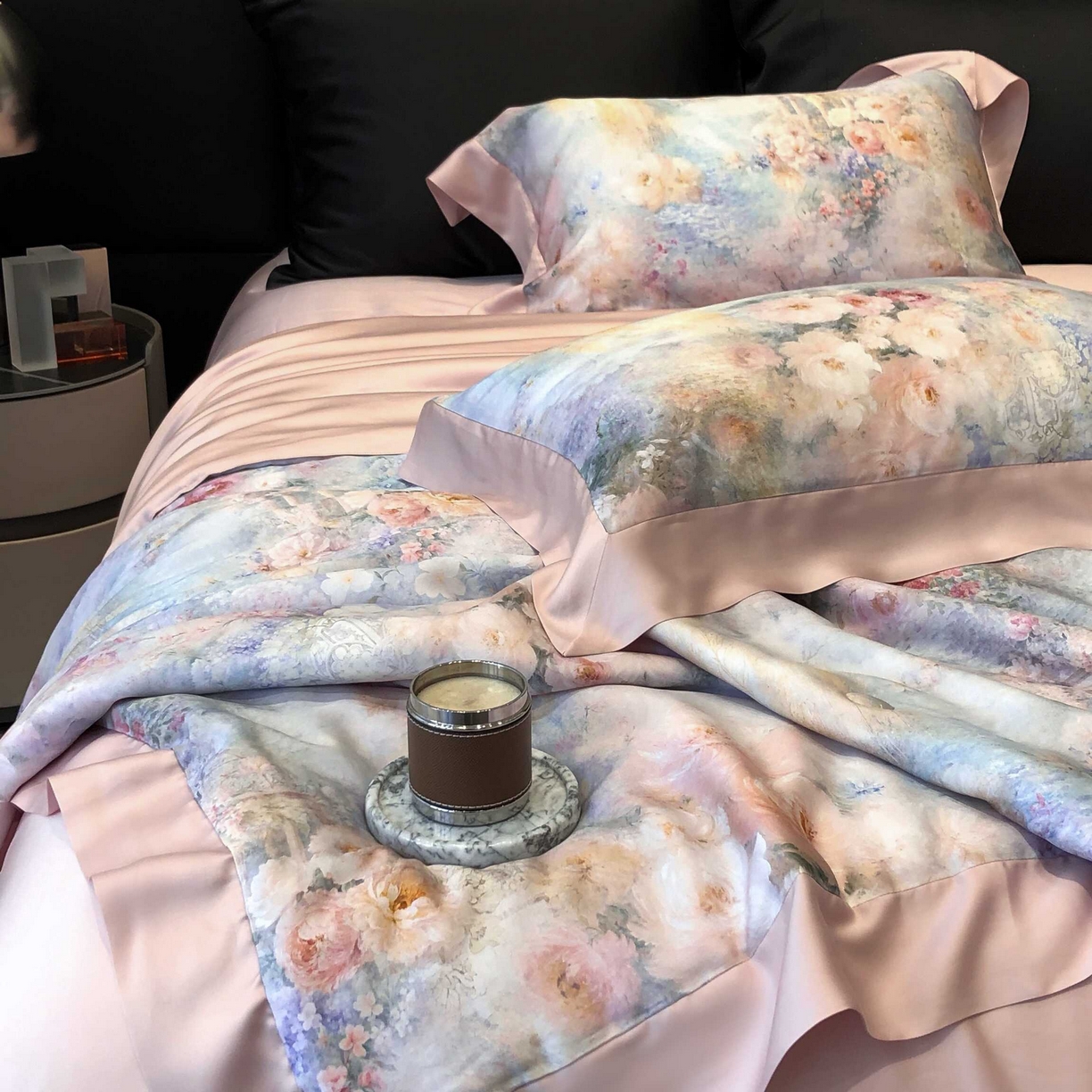 91家纺网 家纺一手货源 找家纺 太古汇家居 2025新款兰精天丝活性数码印花夏被系列 花开半夏-蜜可粉