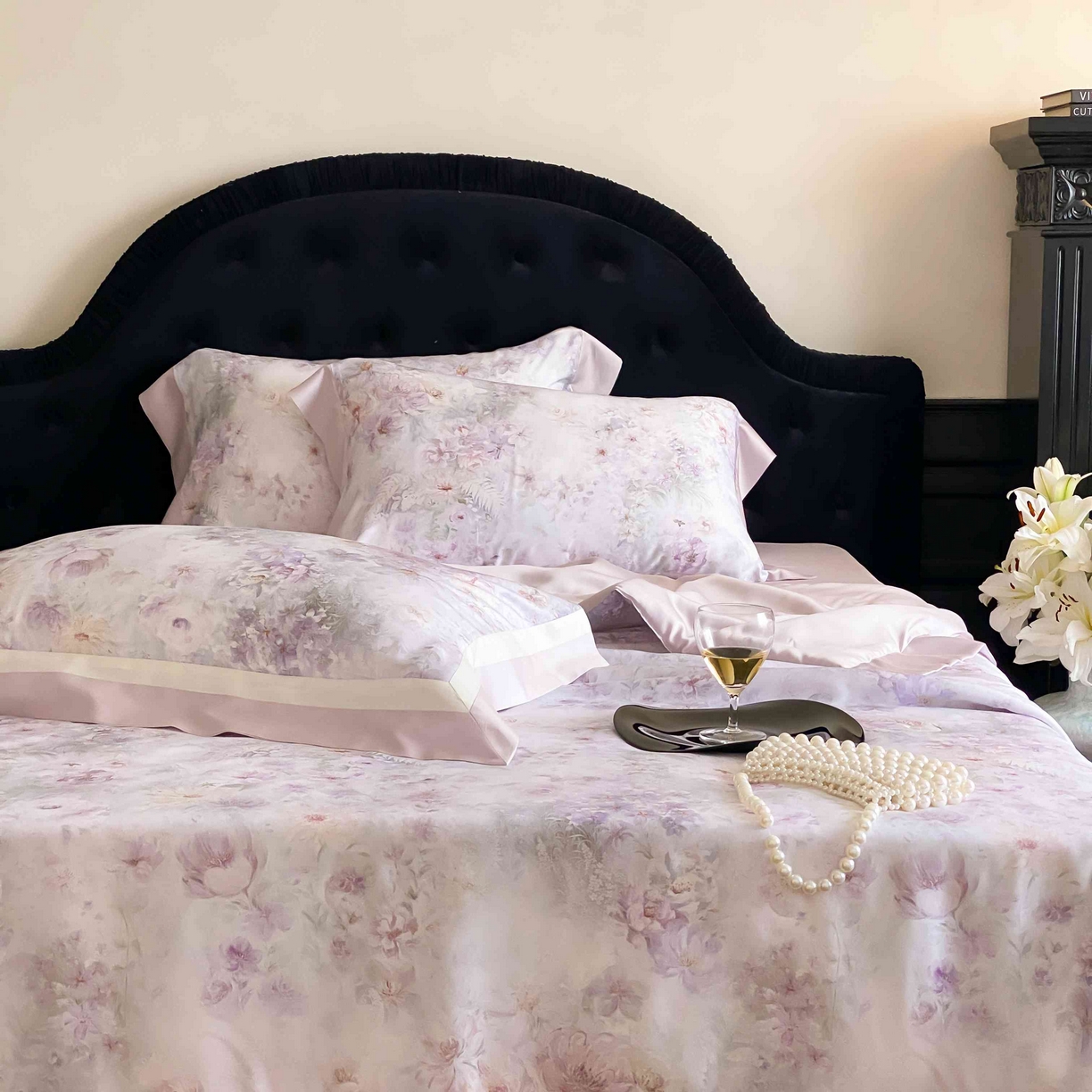 91家纺网 家纺一手货源 找家纺 太古汇家居 2025新款兰精天丝活性数码印花夏被系列 瑾尚花语-紫色