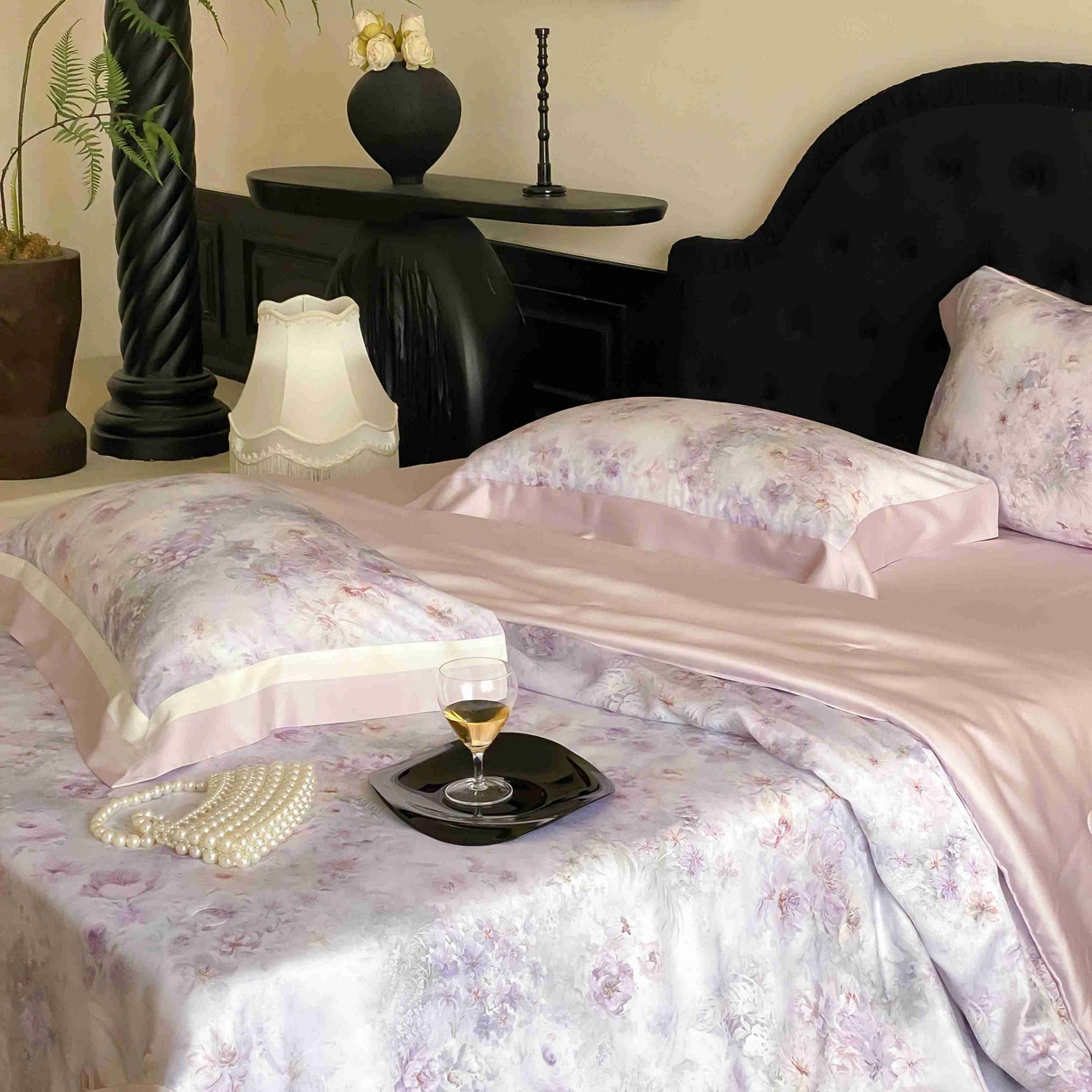 91家纺网 家纺一手货源 找家纺 太古汇家居 2025新款兰精天丝活性数码印花夏被系列 瑾尚花语-紫色