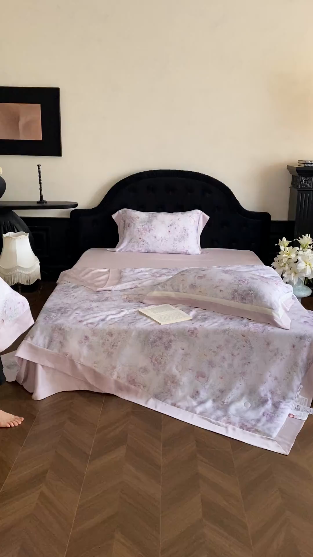 91家纺网 家纺一手货源 找家纺 太古汇家居 2025新款兰精天丝活性数码印花夏被系列 瑾尚花语-紫色