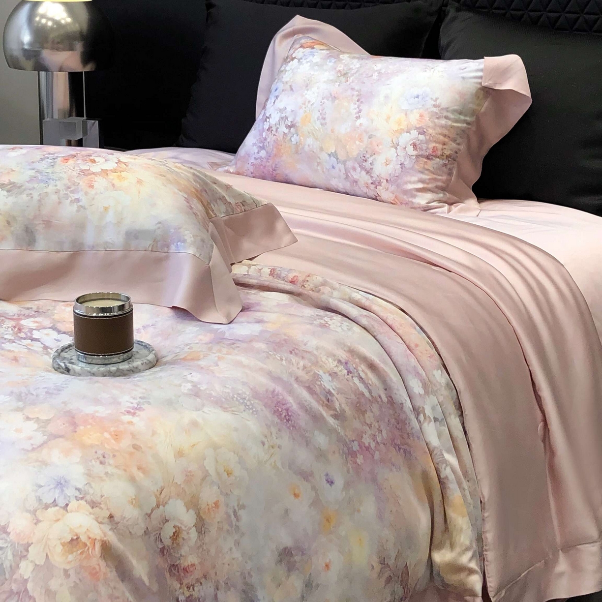 91家纺网 家纺一手货源 找家纺 太古汇家居 2025新款兰精天丝活性数码印花夏被系列 浅夏花开-藕粉