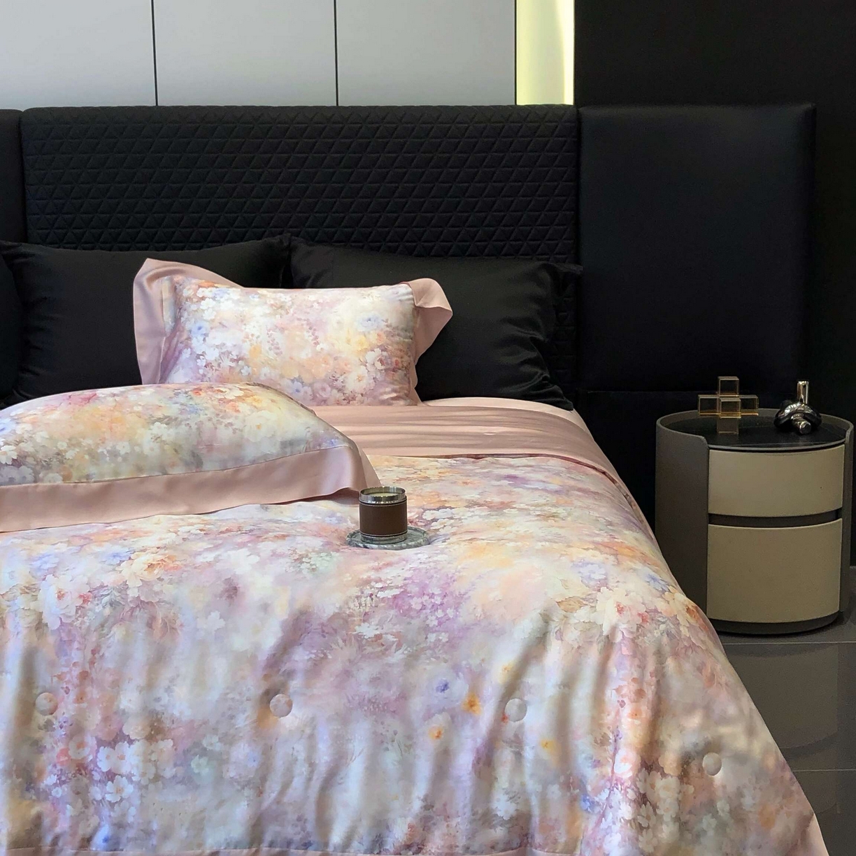 91家纺网 家纺一手货源 找家纺 太古汇家居 2025新款兰精天丝活性数码印花夏被系列 浅夏花开-藕粉