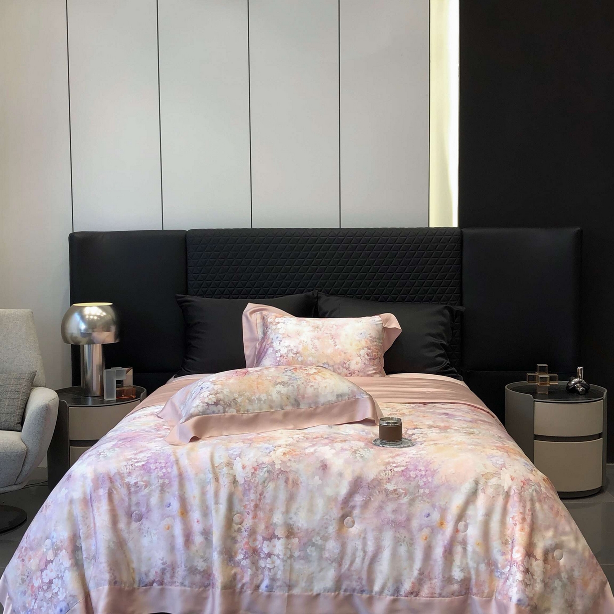 91家纺网 家纺一手货源 找家纺 太古汇家居 2025新款兰精天丝活性数码印花夏被系列 浅夏花开-藕粉