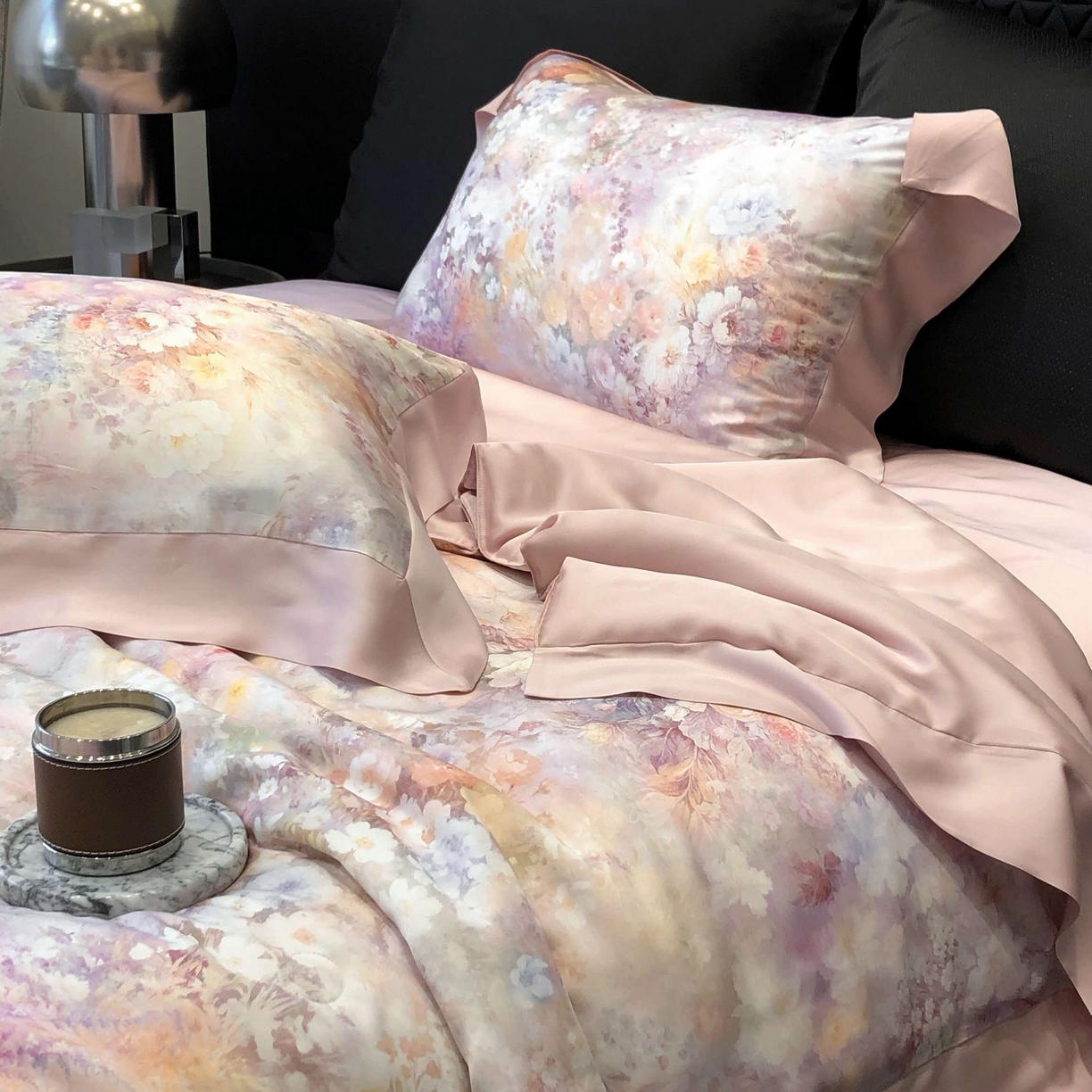 91家纺网 家纺一手货源 找家纺 太古汇家居 2025新款兰精天丝活性数码印花夏被系列 浅夏花开-藕粉