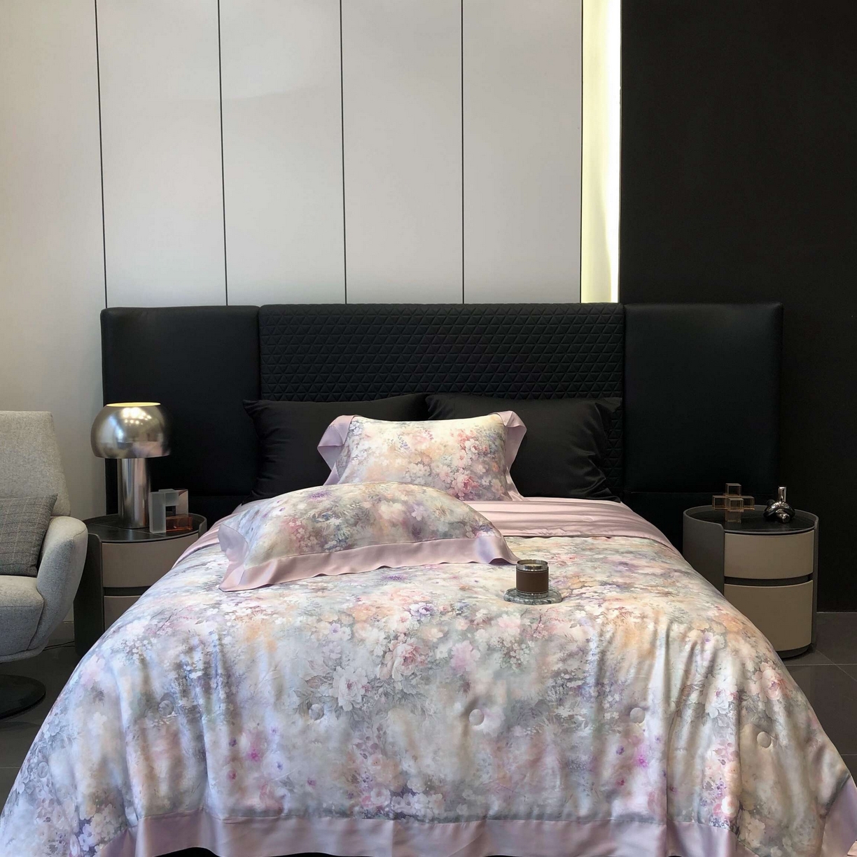 91家纺网 家纺一手货源 找家纺 太古汇家居 2025新款兰精天丝活性数码印花夏被系列 浅夏花开-烟紫