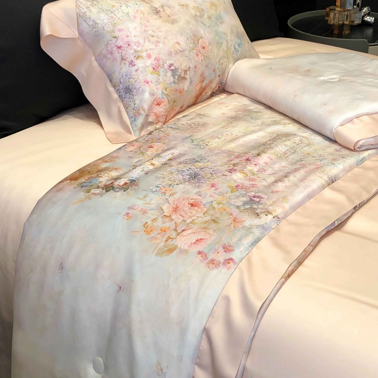 91家纺网 家纺一手货源 找家纺 太古汇家居 2025新款兰精天丝活性数码印花夏被系列 云瑾-优雅玉